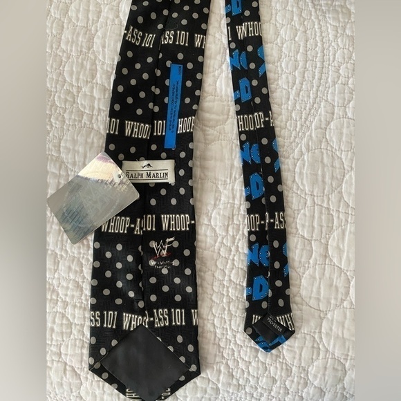 Nwt Ralph Marlin neck tie with Steve Austin Logo repeat @ 1998 Titan Sports inc - Picture 2 of 7